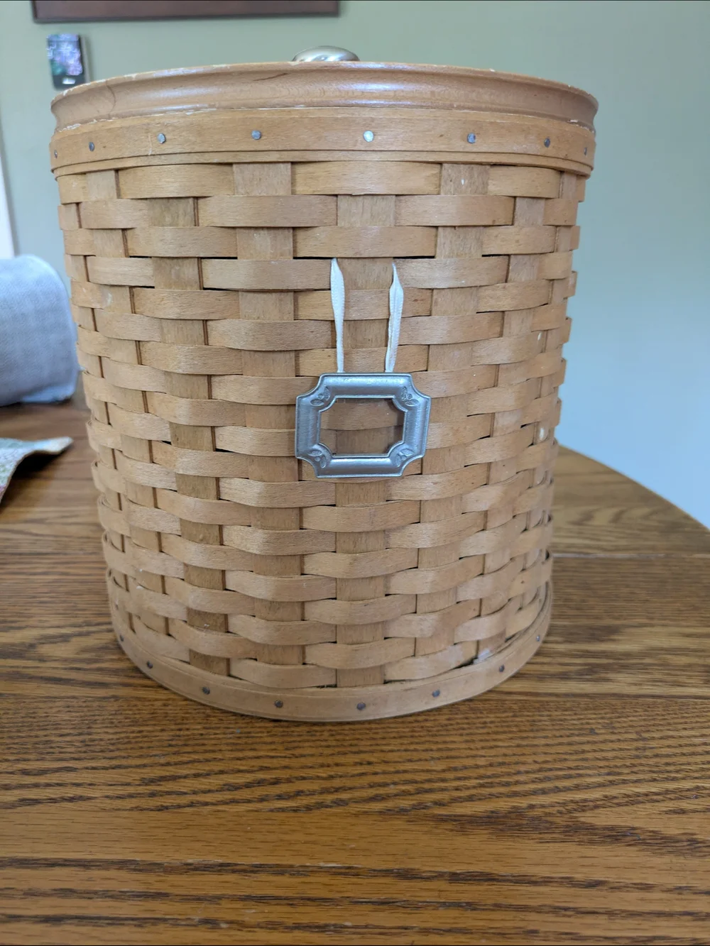 Longaberger Natural Brown Woven Basket with Wood Lid Plus Sealing Insert